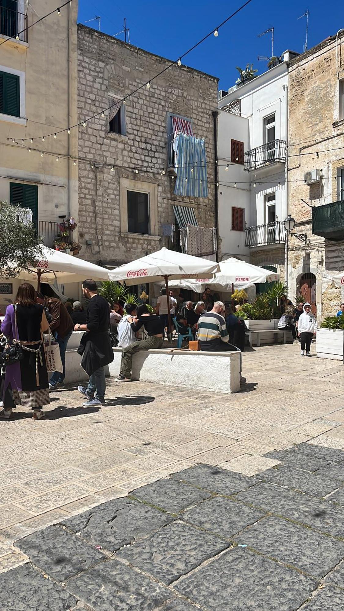 Piazzetta Degli Innamorati Bari Luaran gambar